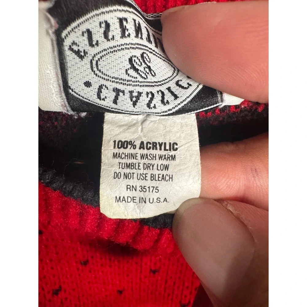 Vintage Classic Essentials Red Black Bow Floral Knit Sweater Made in USA Mens L